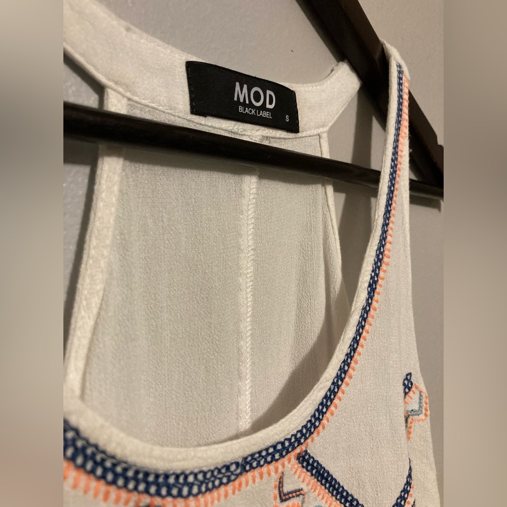 Mod Sheer Fringed Tank Top - Picture 3 of 3